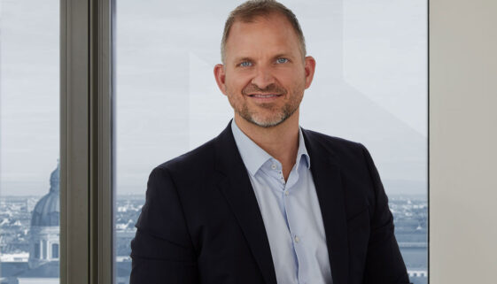 PhilippGold2_1200x900